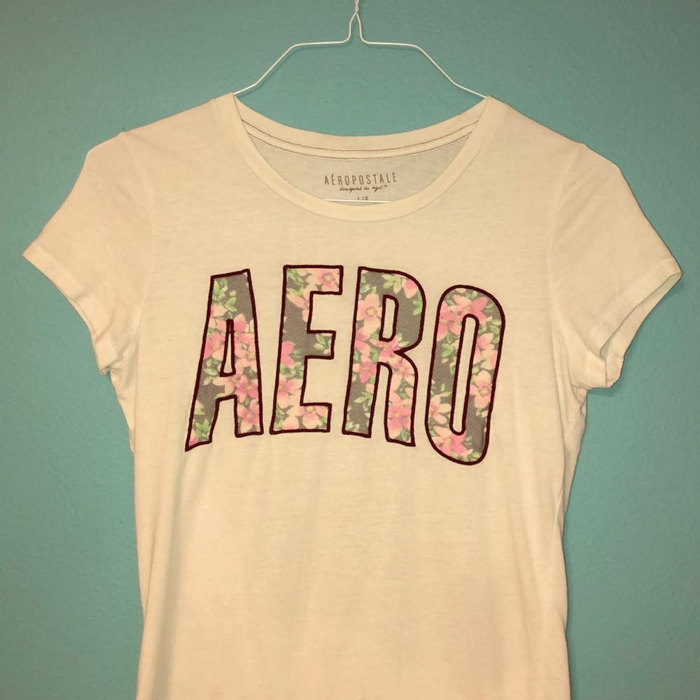 Aeropostale Large Short Sleeved Shirt